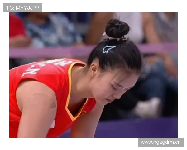 张常宁在家叠衣服都像在发球——这手劲儿是认真的？