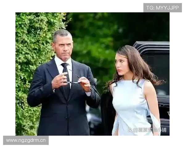 谷爱凌今天换了三套行头，最后抱着斯坦福课本上车，这反差笑死我